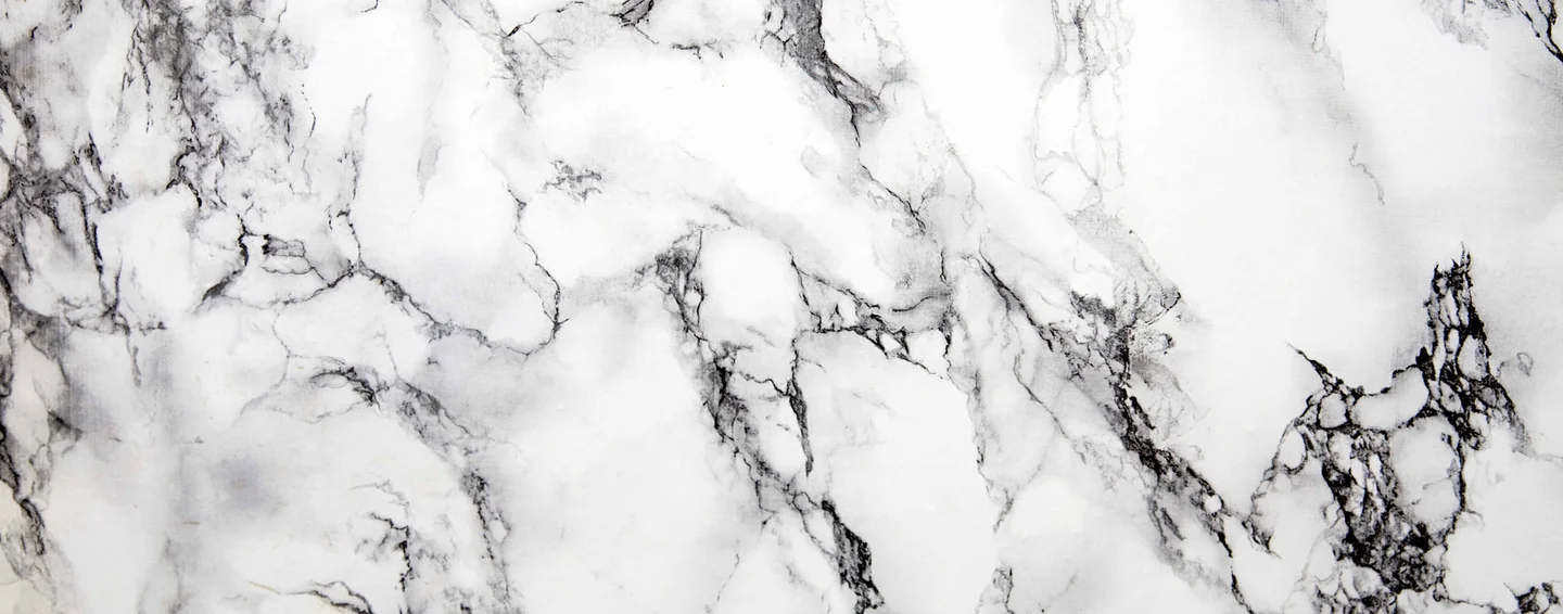 Detalle de una superficie de mármol y sus vetas naturales