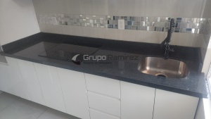 Cubierta de granito Negro San Gabriel instalada en Azcapotzalco