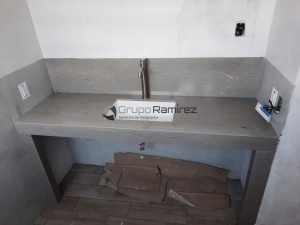 Cubierta de mármol color gris para baño