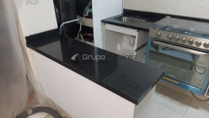 Barra de granito negro