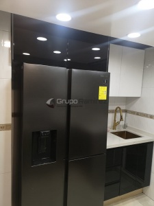Alto brillo alacena sobre refrigerador tarja bajo color dorada