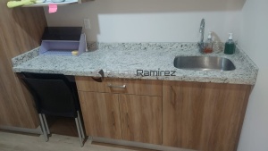 mueble en melamina con tarja bajo cubierta